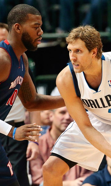 Nowitzki, Harris help Mavs top Pistons